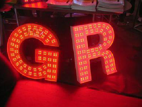 成都LED发光字常见的安装误区。